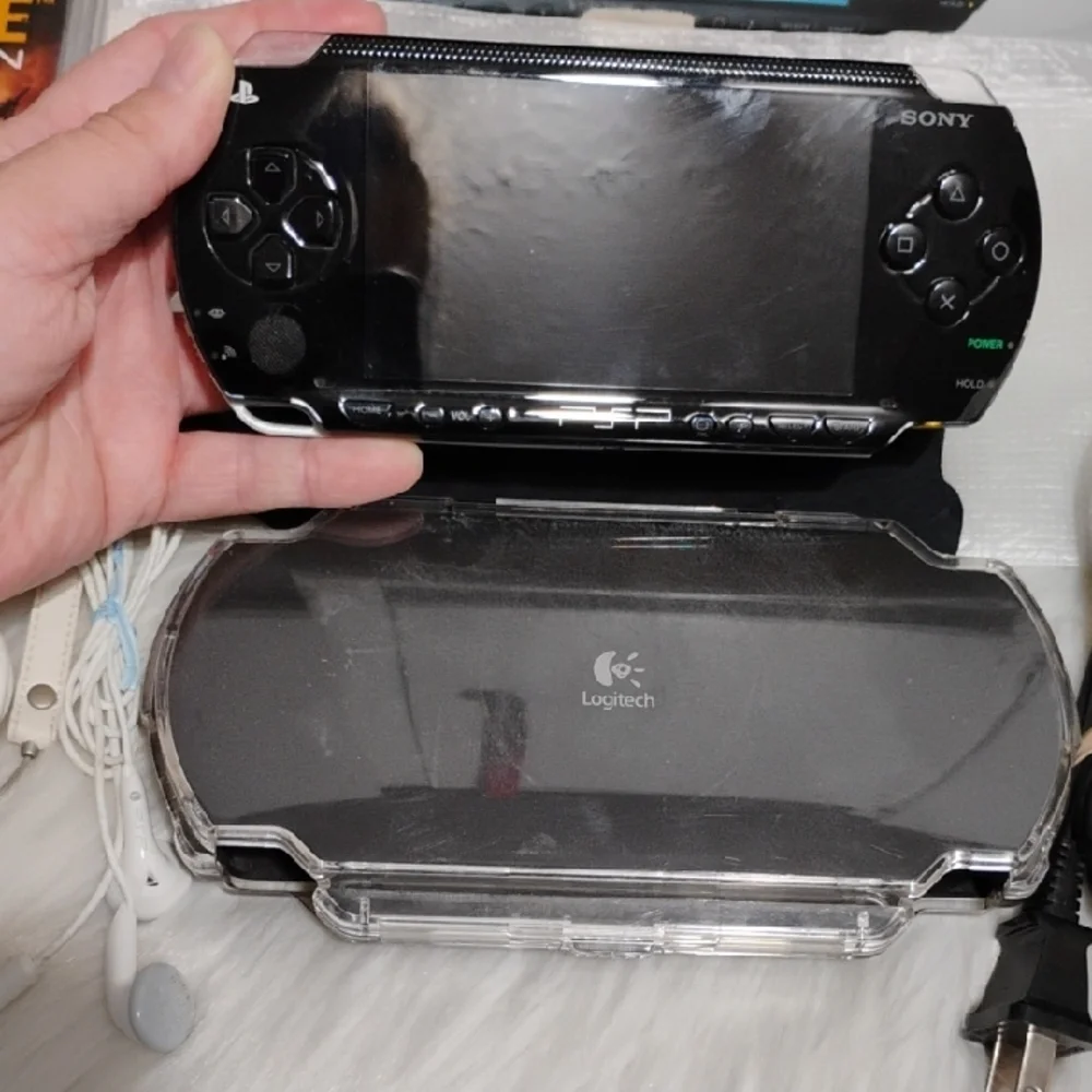 (#11) Sony PSP PlayStation Portable Value Pack Console/ 4 Games Like New